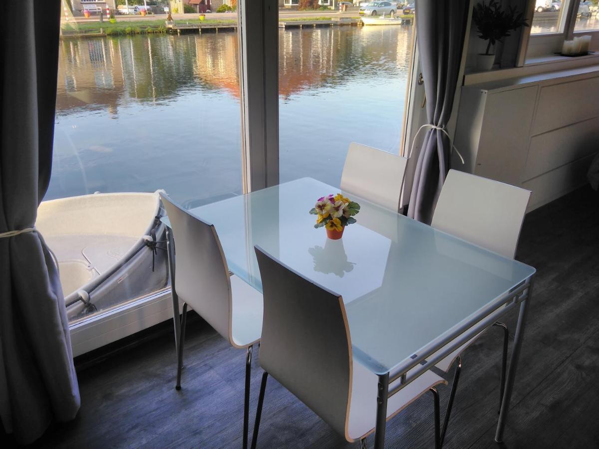 Boathouse Amsterdam With Bikes Bed & Breakfast Exterior photo
