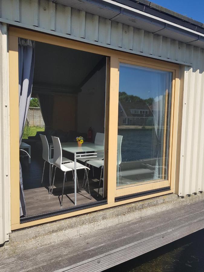 Boathouse Amsterdam With Bikes Bed & Breakfast Exterior photo