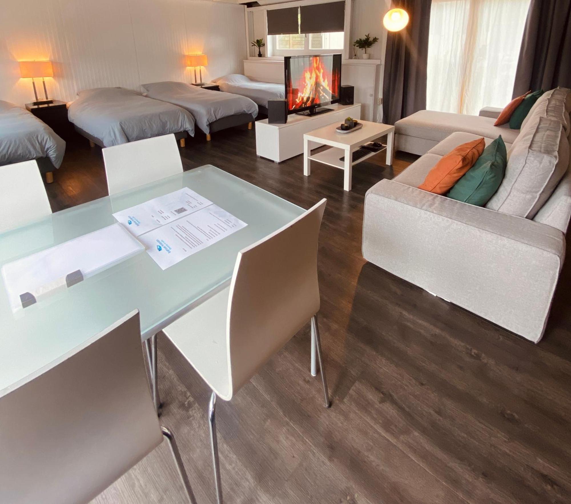 Boathouse Amsterdam With Bikes Bed & Breakfast Exterior photo